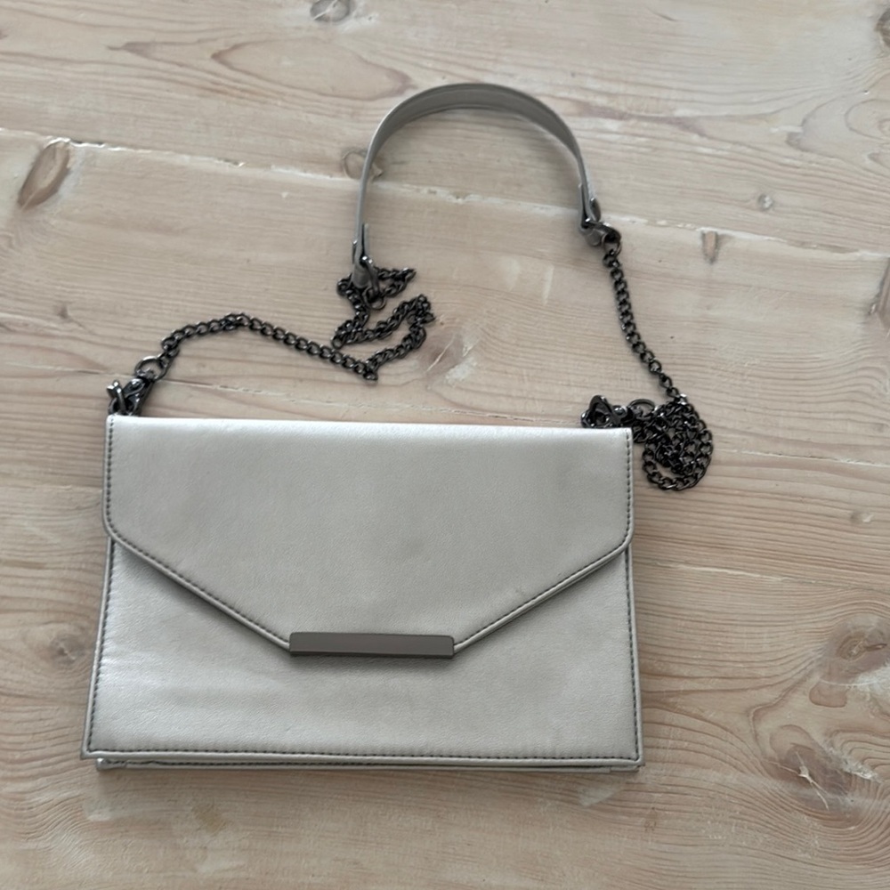 Elegant silver Chain Shoulder Bag - Picture 2 of 8